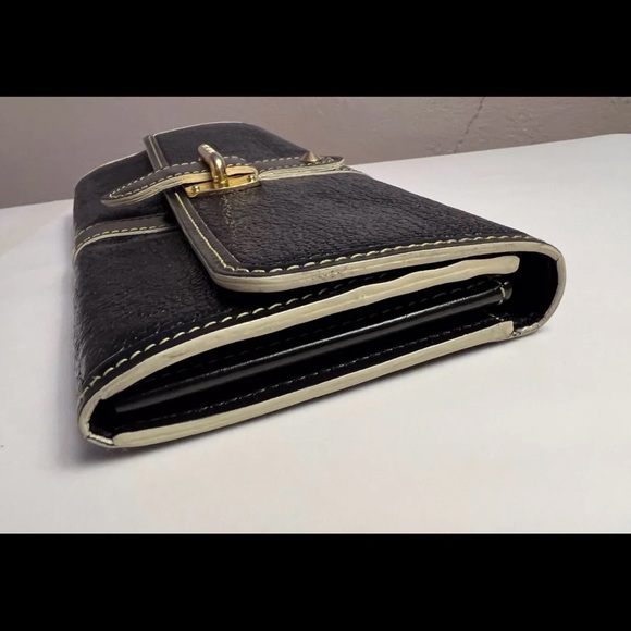 Louis Vuitton Suhali Wallet, Authentic - Picture 4 of 13